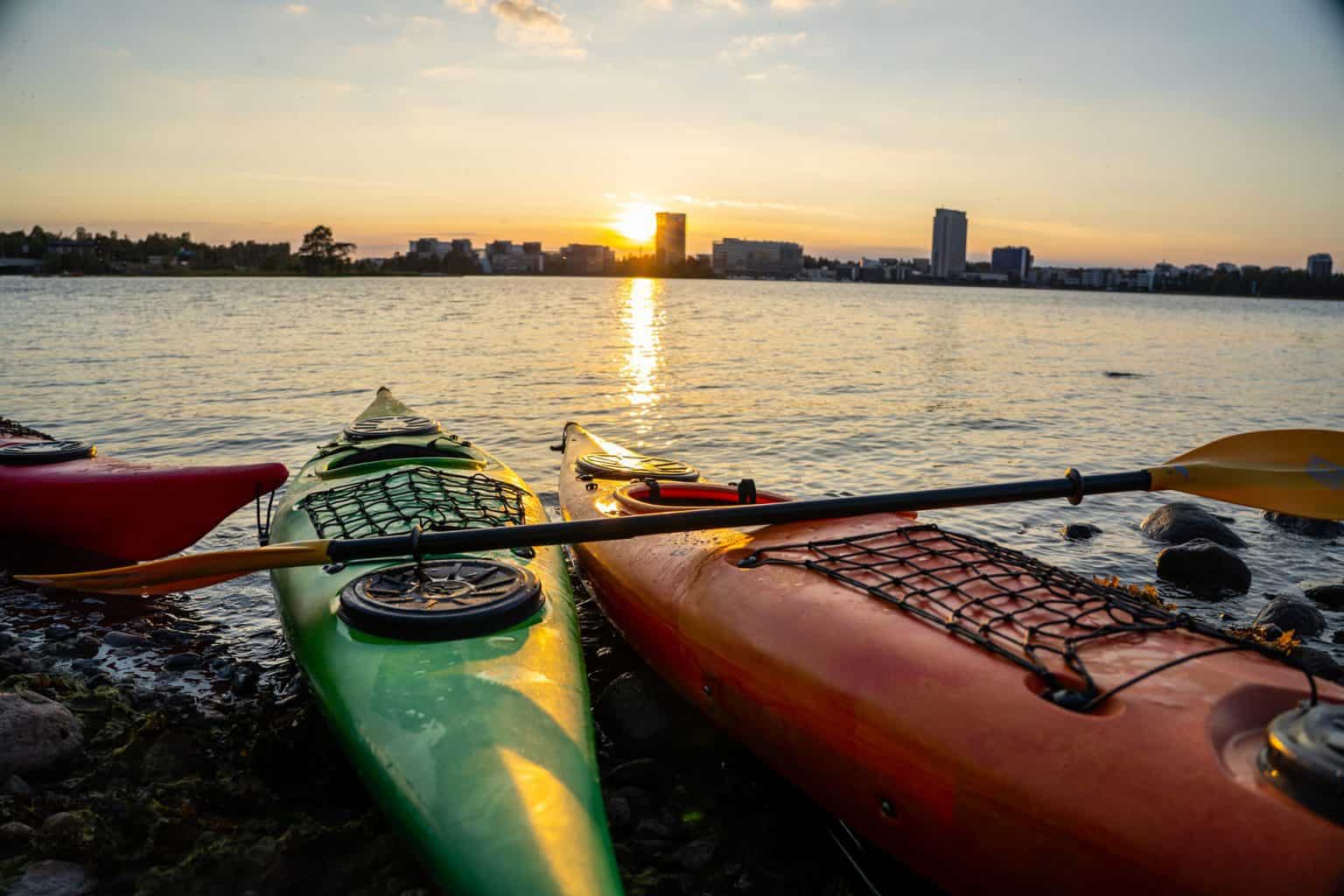 Best Kayak Lights for Night Paddling See & Be Seen With These Top 8 Kayak Lights